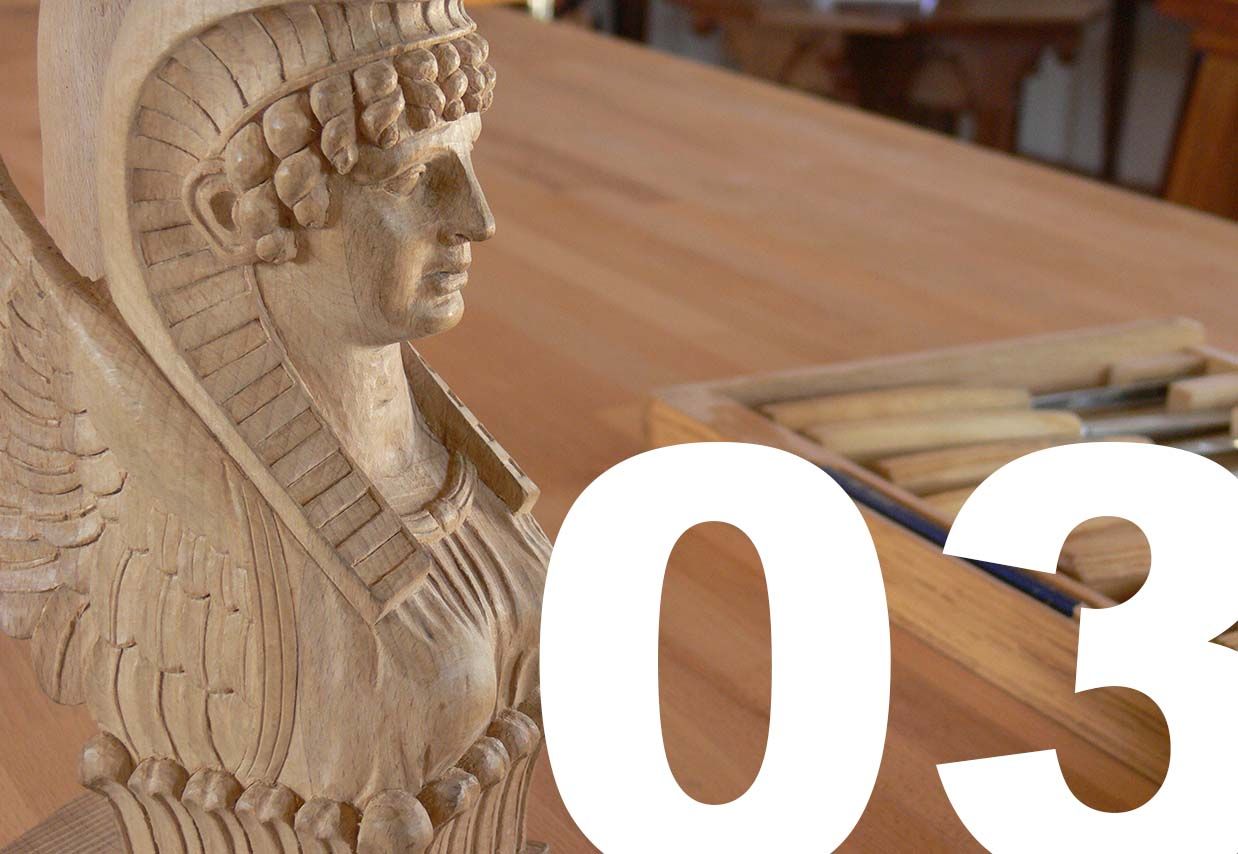 Sphinx sculpté en bois